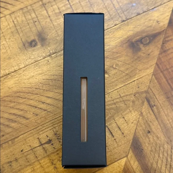 Makeup By Mario SurrealSkin Foundation - 13W - Picture 2 of 13